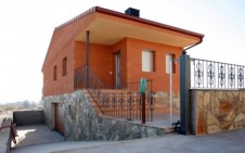 Habitatge unifamiliar aïllat a Menarguens (Lleida)